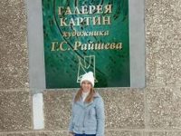 У входа в Галерею
