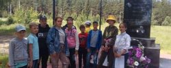 У памятника умершим в госпиталях