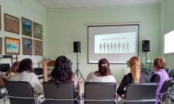 Сотрудники МБУ Карпинский краеведческий музей за просмотром роликов