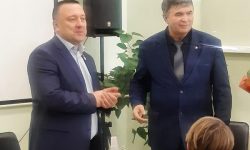 Андрей Алексеевич поздравляет Михаила Эриковича Бураева
