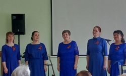 песня “Под маминым крылом”