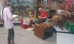 Искаков В.Н. Резьба по дереву