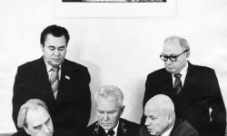 ШарковА. М. во время рабочего обсуждения