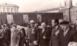 9 мая 1965 год. Москва, Красная площадь, участник Парада Победы. на снимке справа 4-ый