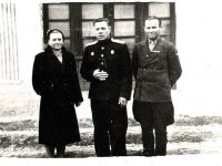 Малиновская Г.А. – секретарь партийной организации ПТУ; Шанаури М.Г. – начальник ПТУ; Теплоухов В.П. – председатель профсоюзной организации ПТУ
