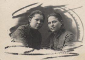 Две подруги 1942 год