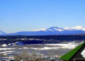 Вид с сопки на часть Уральского хребта
