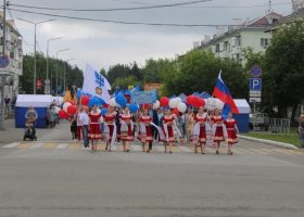 Городская площадь. День города